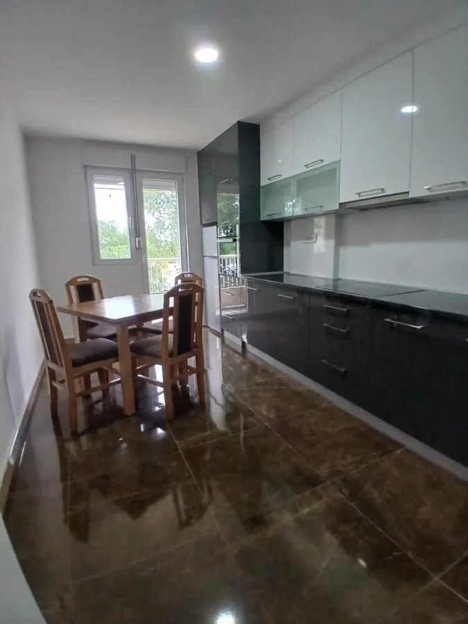 Izdavanje, dvosoban stan, 58m², Vašarište, Jagodina