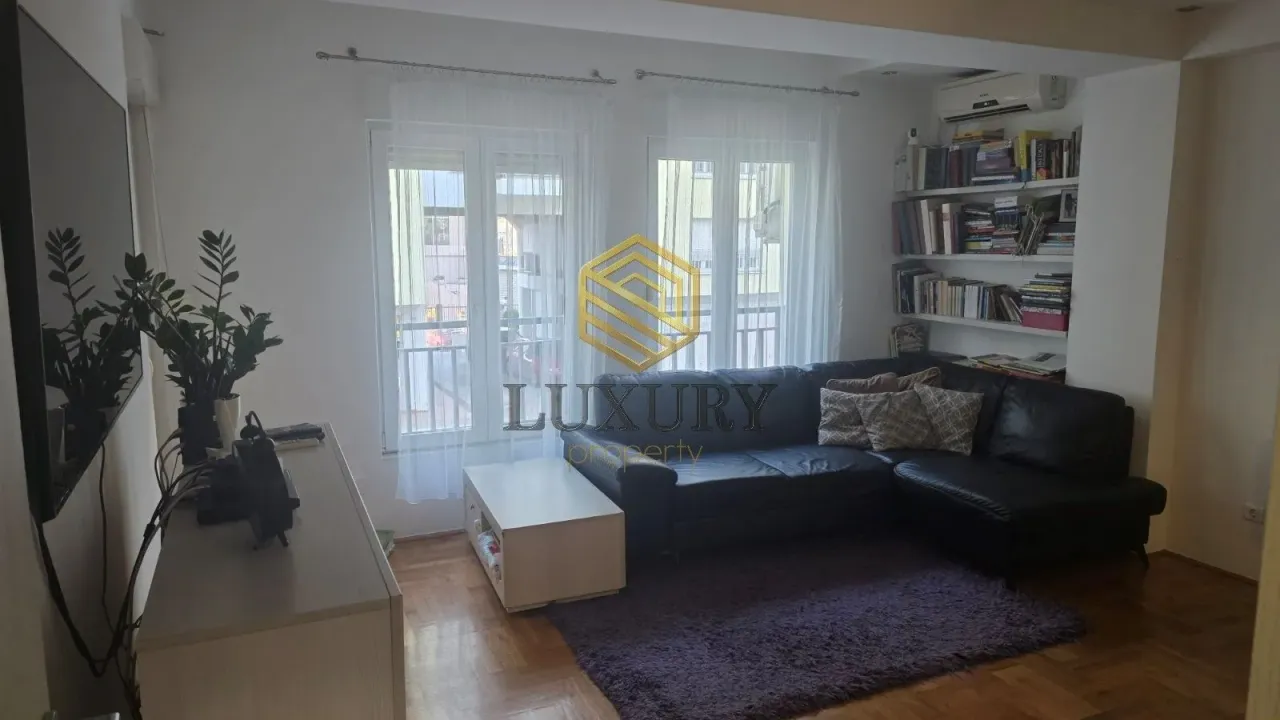 Izdavanje, dvosoban stan, 62m², Blok 9, Podgorica