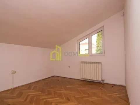 Izdavanje, kuća, 400m², Momišići, Podgorica - image 25