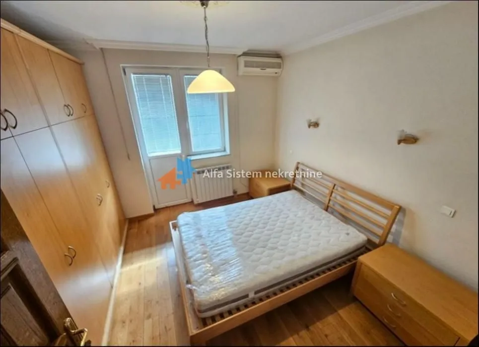Rent, four bedroom apartment, 120m², Savski Venac, Beograd