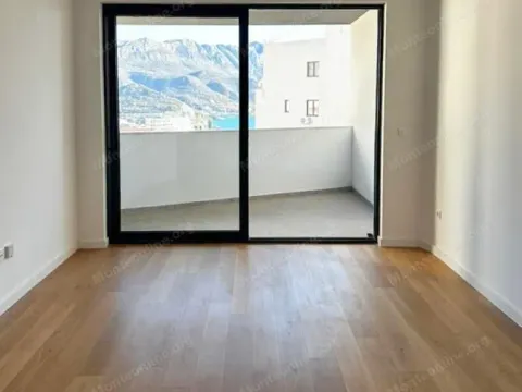 Sale, one bedroom apartment, 54m², Bečići, Budva - image 2