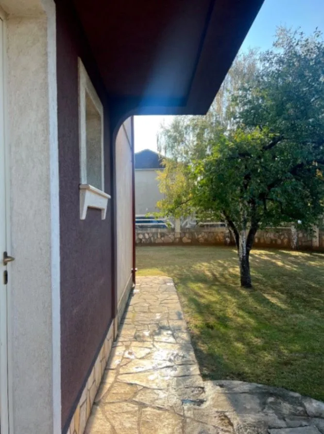 Izdavanje, kuća, 270m², Dalmatinska ulica, Podgorica