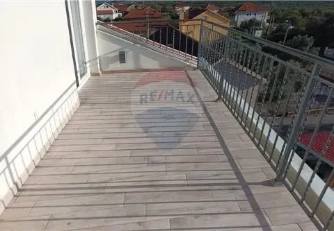 Rent, studio apartment, 75m², Obala Đuraševića, Tivat - image 10