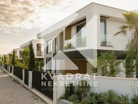 Izdavanje, kuća, 262m², Gornja Gorica, Podgorica - image 4