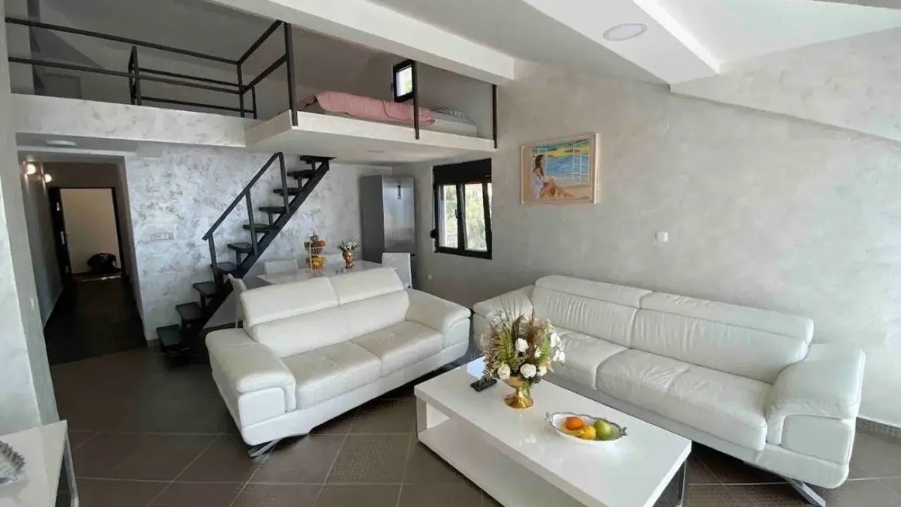 Sale, one bedroom apartment, 63m², Sveti Stefan, Budva