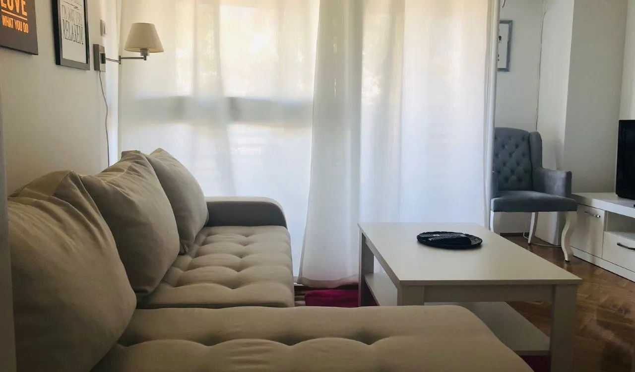 Izdavanje, jednosoban stan, 37m², Podgorica, Crna Gora