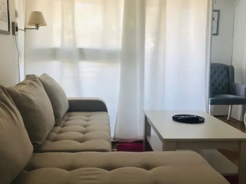 Izdavanje, jednosoban stan, 37m², Podgorica, Crna Gora