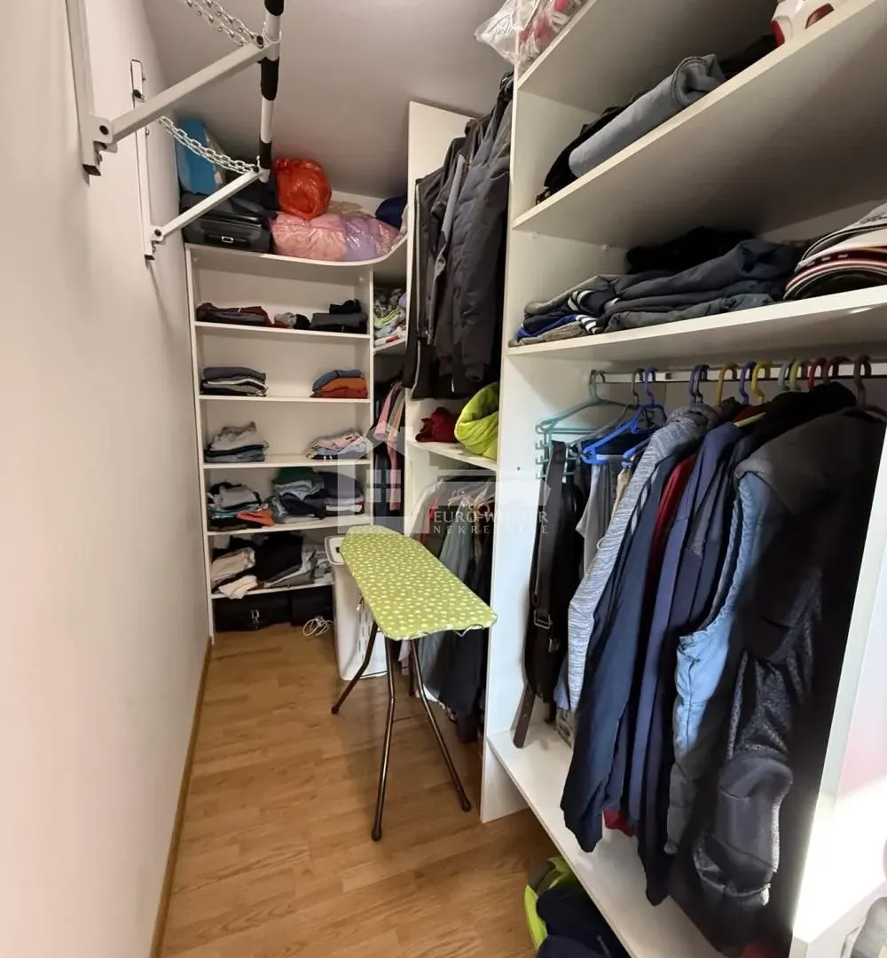 Prodaja, kuća, 162m², Zemun Gornji Grad, Zemun Sve Podlokacije