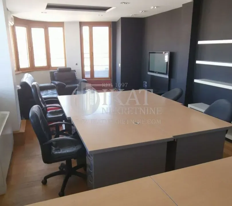 Izdavanje, poslovni prostor, 70m², Stari Grad, Beograd