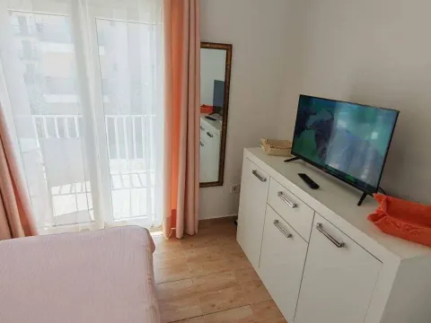 Rent, one bedroom apartment, 33m², Centar, Budva - image 7