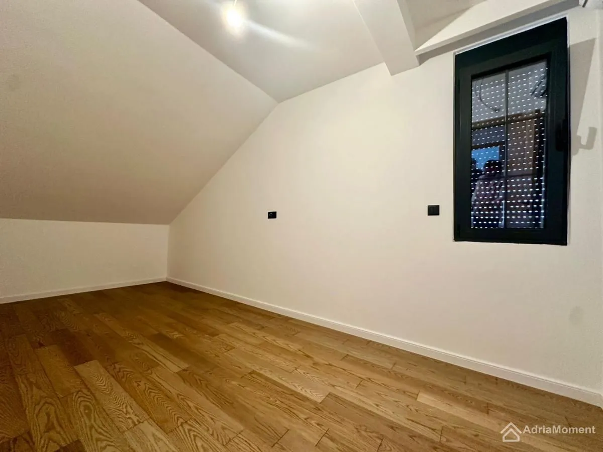 Prodaja, trosoban stan, 96m², Kalimanj, Tivat