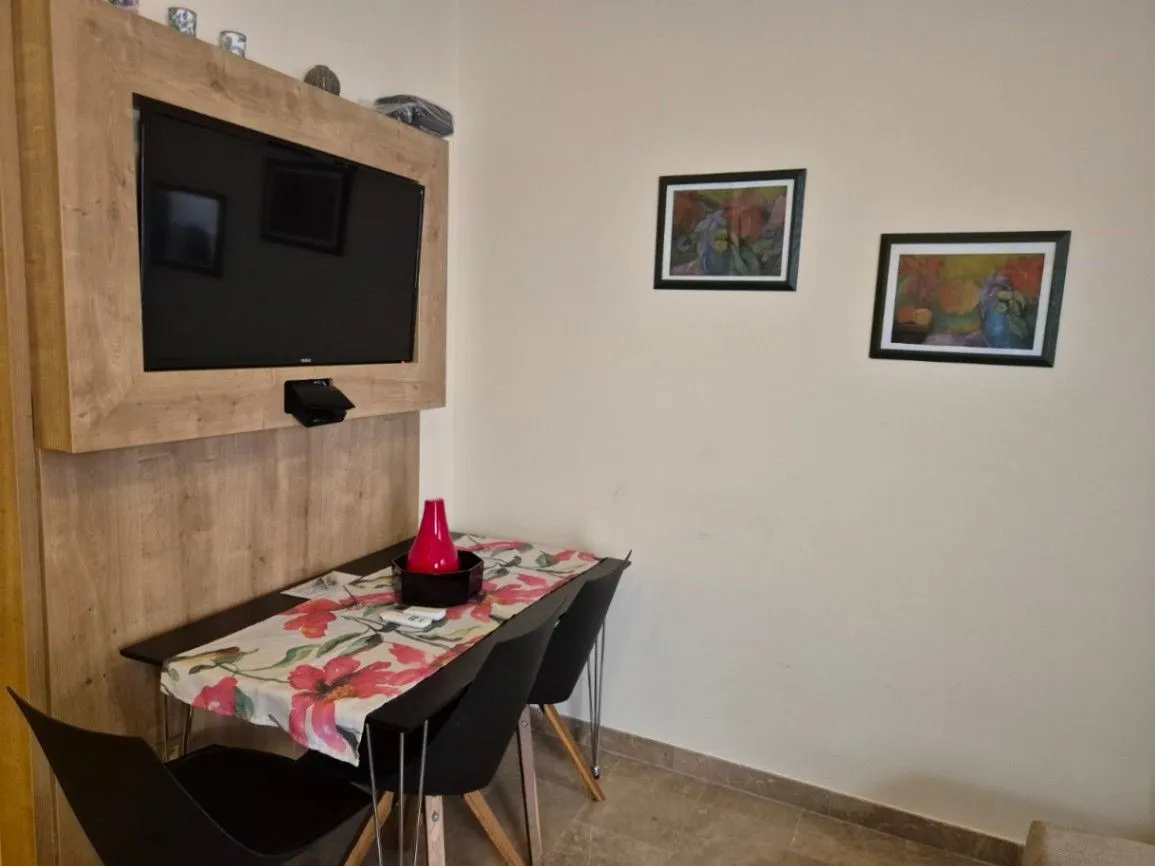 Sale, three bedroom apartment, 85m², Dobrota, Kotor