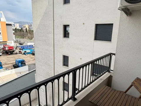 Prodaja, jednosoban stan, 43m², Pobrežje, Podgorica - image 11