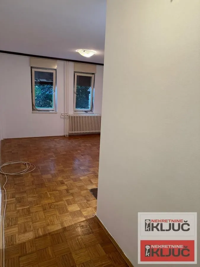 Prodaja, garsonjera, 27m², Novo naselje, Novi Sad