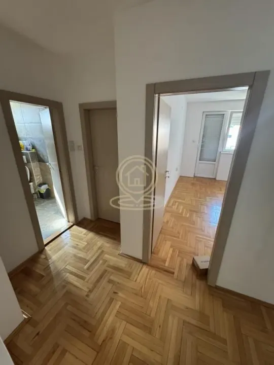 Prodaja, trosoban stan, 70m², Pantelej, Niš