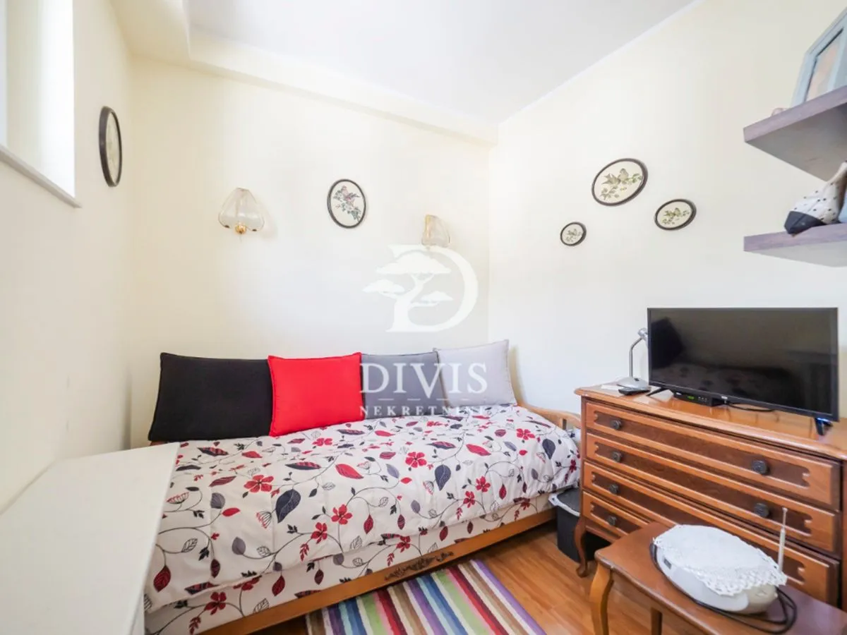 Sale, two bedroom apartment, 61m², Neimar, Vračar Sve Podlokacije