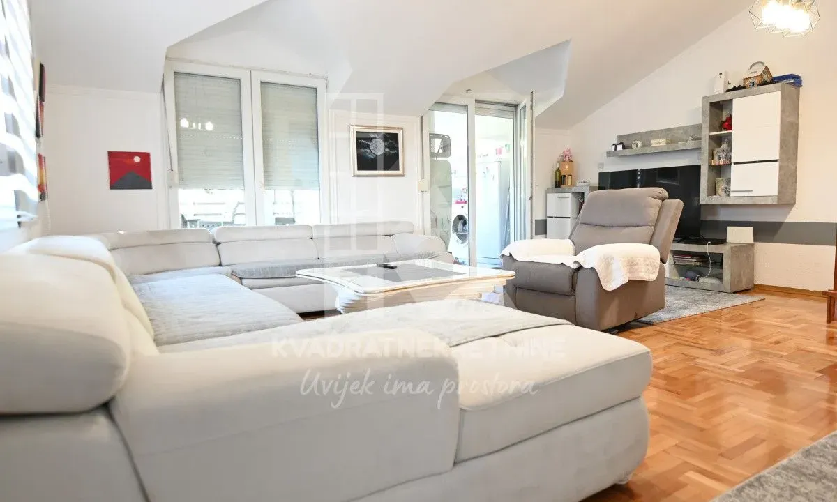 Prodaja, dvosoban stan, 103m², Donja Gorica, Podgorica