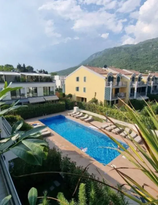 Sale, three bedroom apartment, 166m², Lastva Grbaljska, Kotor