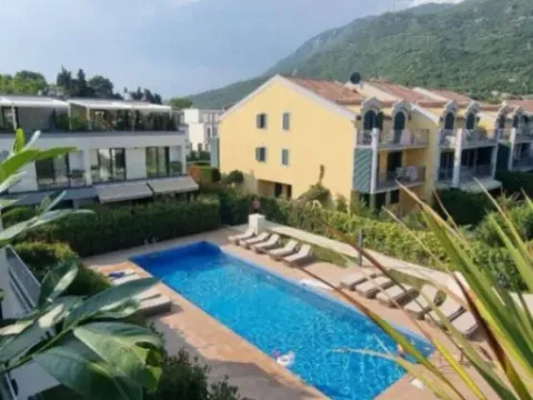 Sale, three bedroom apartment, 166m², Lastva Grbaljska, Kotor