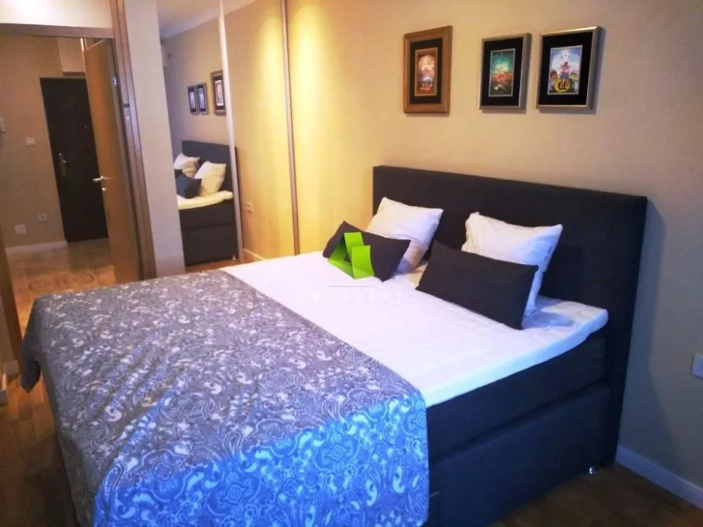 Prodaja, trosoban stan, 90m², Medijana, Niš