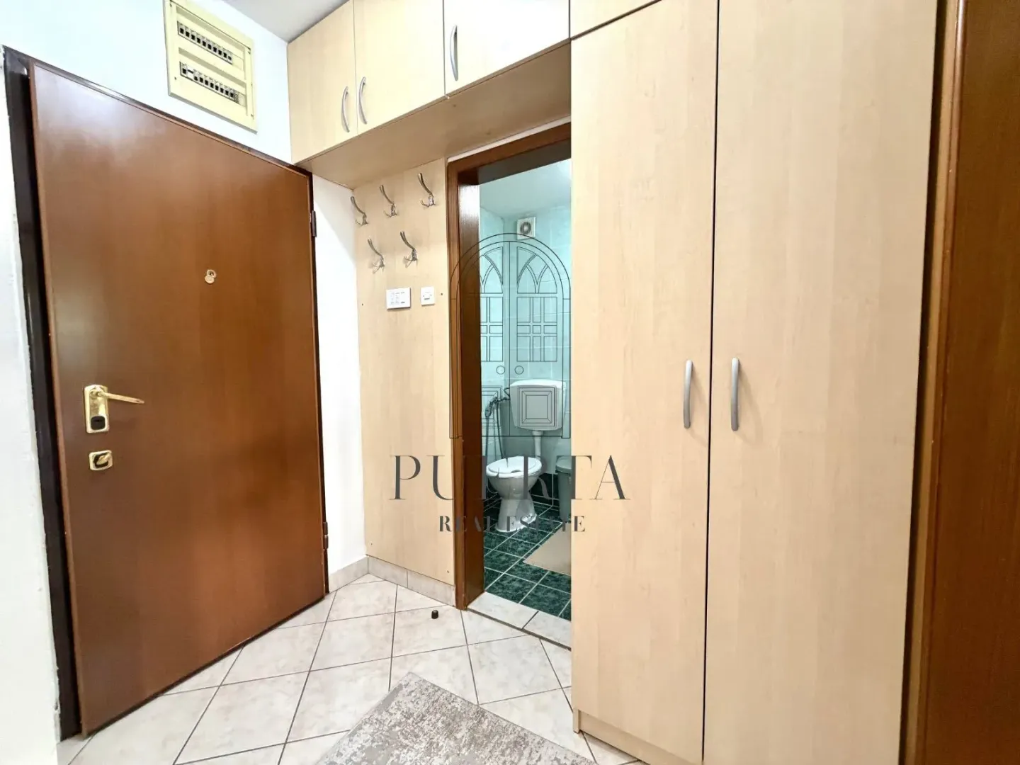 Izdavanje, jednosoban stan, 35m², Stari Aerodrom, Podgorica