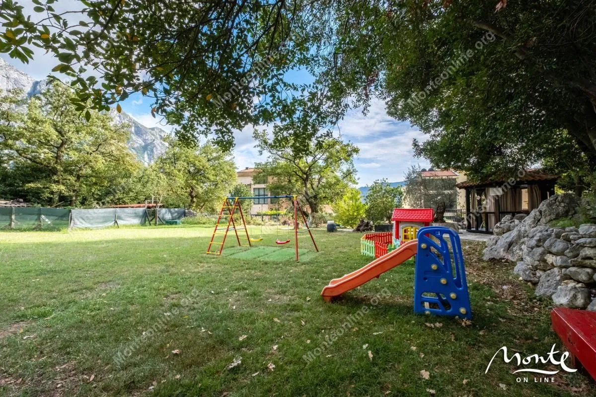 Prodaja, dvosoban stan, 104m², Orahovac, Kotor