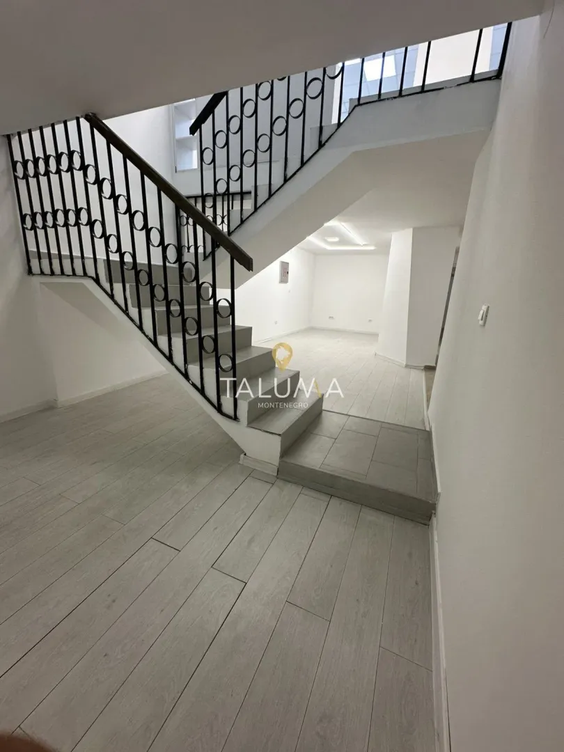 Sale, office space, 294m², Blok 5, Podgorica