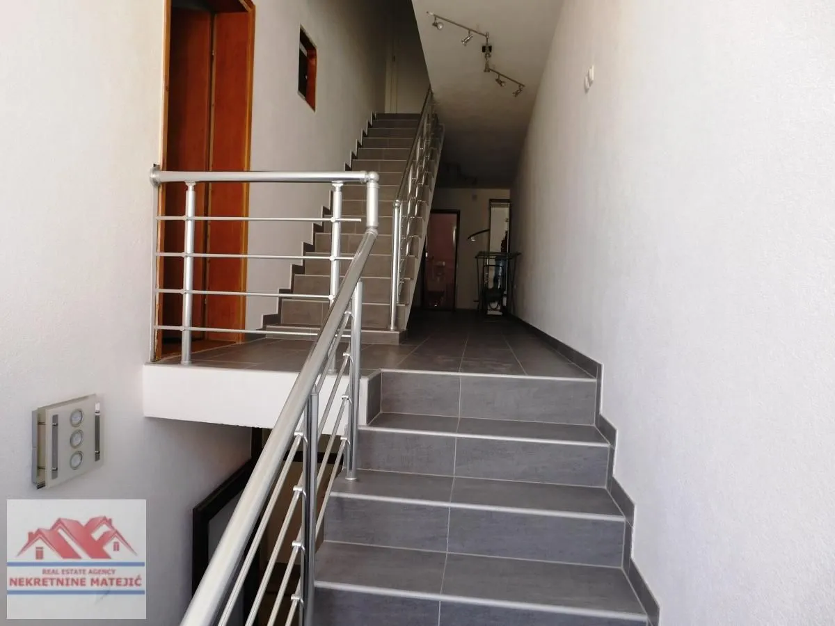 Prodaja, kuća, 300m², Stanovo, Kragujevac