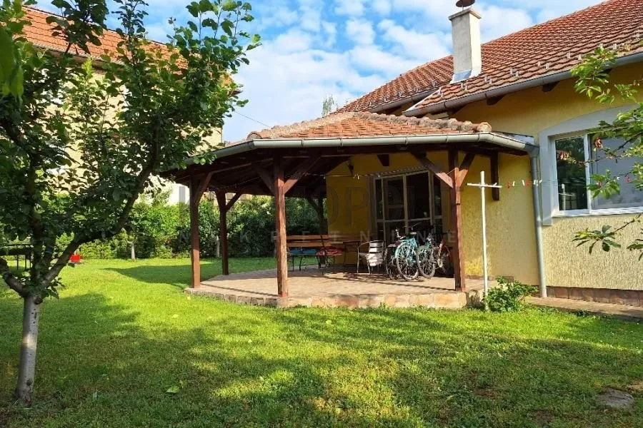 Sale, house, 180m², Jajinci, Voždovac Sve Podlokacije