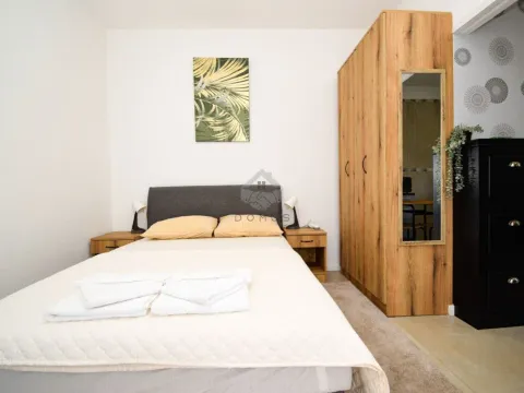 Sale, house, 180m², Blok 9, Podgorica - image 2