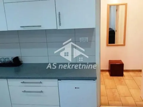 Rent, three bedroom apartment, 59m², Vračar Sve Podlokacije, Beograd - image 7