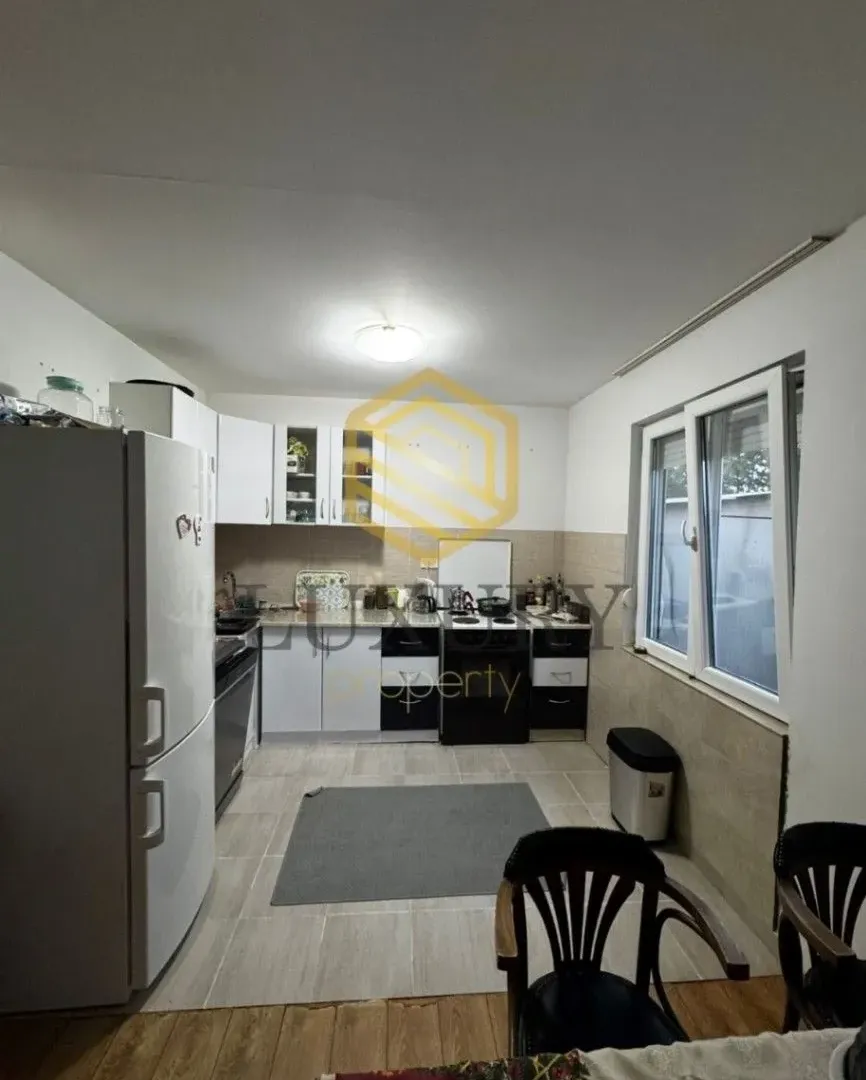 Izdavanje, kuća, 100m², Beri, Podgorica