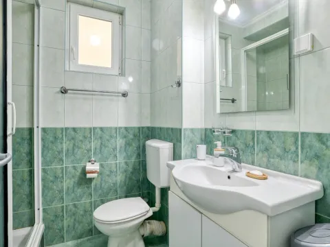 Izdavanje, jednosoban stan, 44m², Petrovac, Budva - image 15