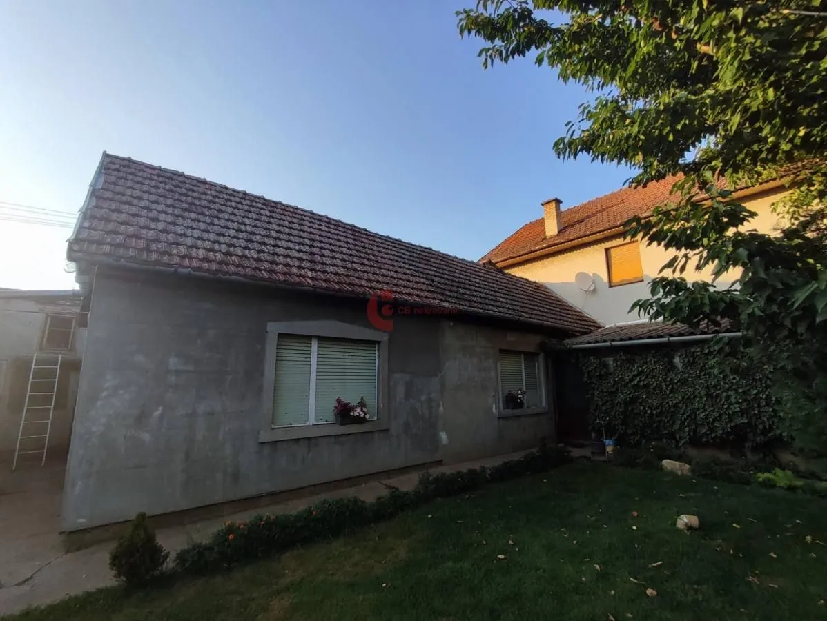 Prodaja, kuća, 250m², Novo Selo, Subotica