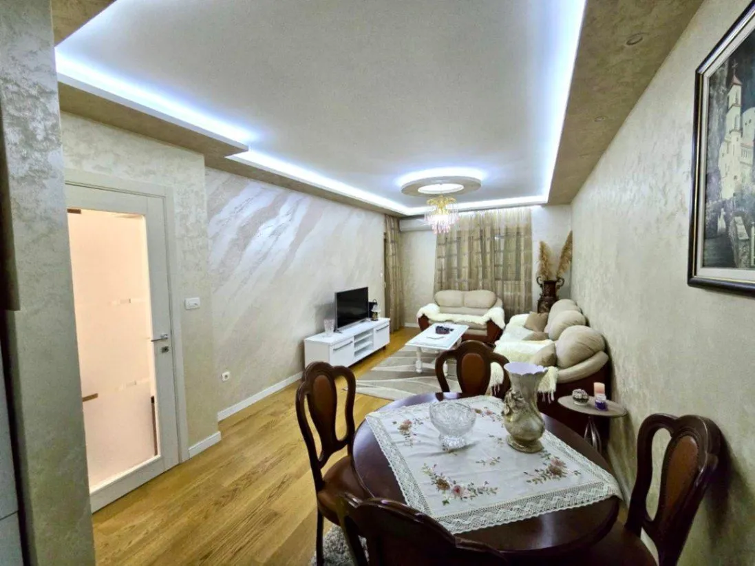 Izdavanje, jednosoban stan, 50m², Central Point, Podgorica