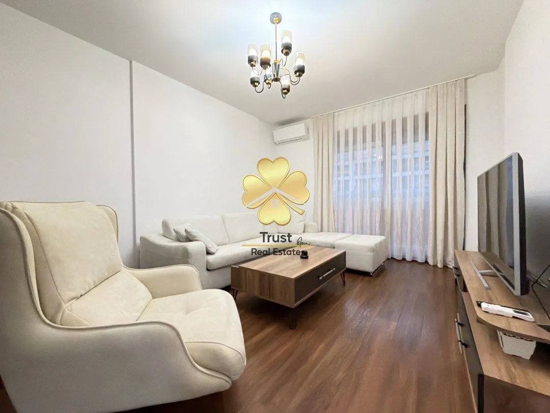 Izdavanje, jednosoban stan, 50m², Master Kvart, Podgorica