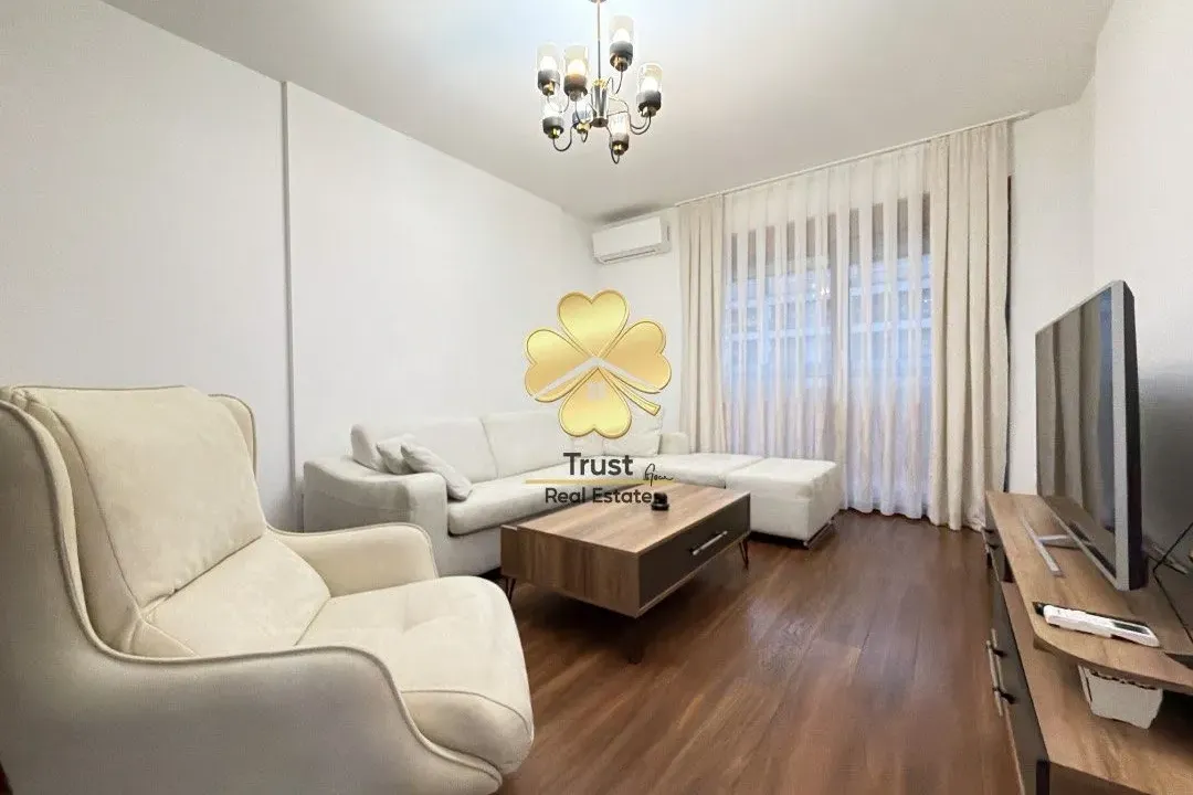 Izdavanje, jednosoban stan, 50m², Master Kvart, Podgorica