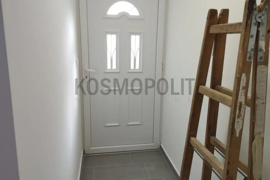 Prodaja, trosoban stan, 57m², Zemun Sve Podlokacije, Beograd