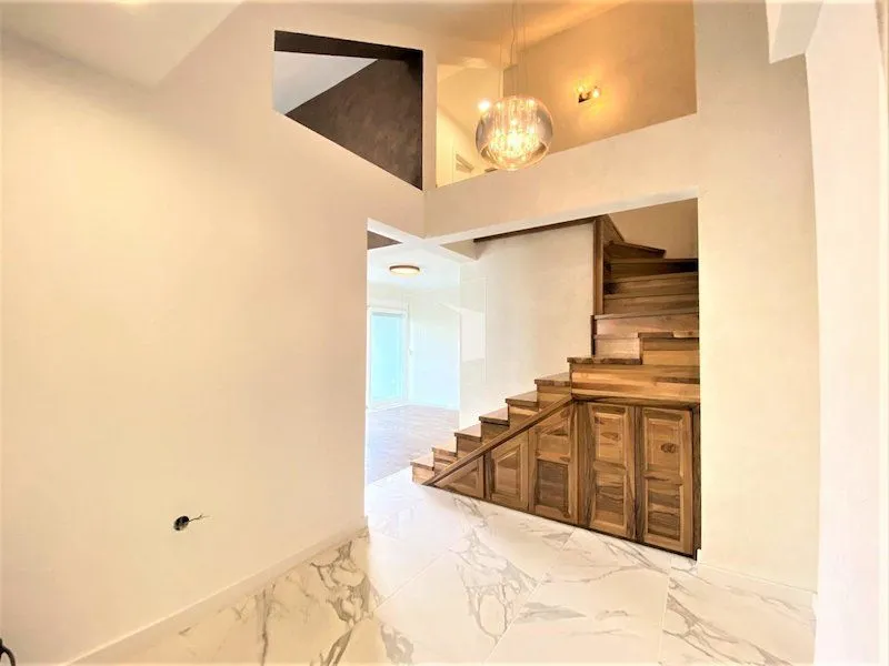 Rent, apartment, 100m², 1 maj, Podgorica
