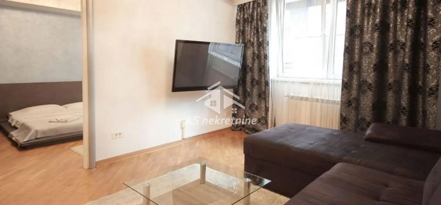 Rent, three bedroom apartment, 89m², Stari Grad, Beograd