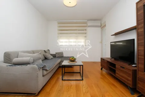 Izdavanje, jednosoban stan, 49m², Central Point, Podgorica - image 2