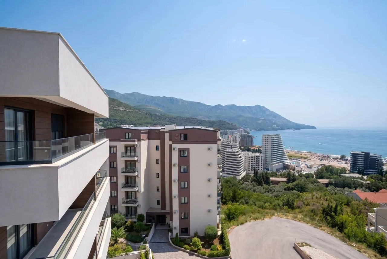 Rent, two bedroom apartment, 91m², Bečići, Budva