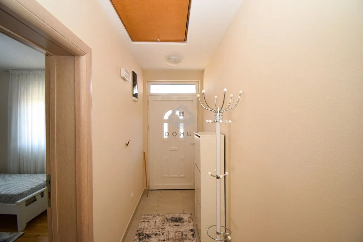 Izdavanje, dvosoban stan, 75m², Zlatica, Podgorica