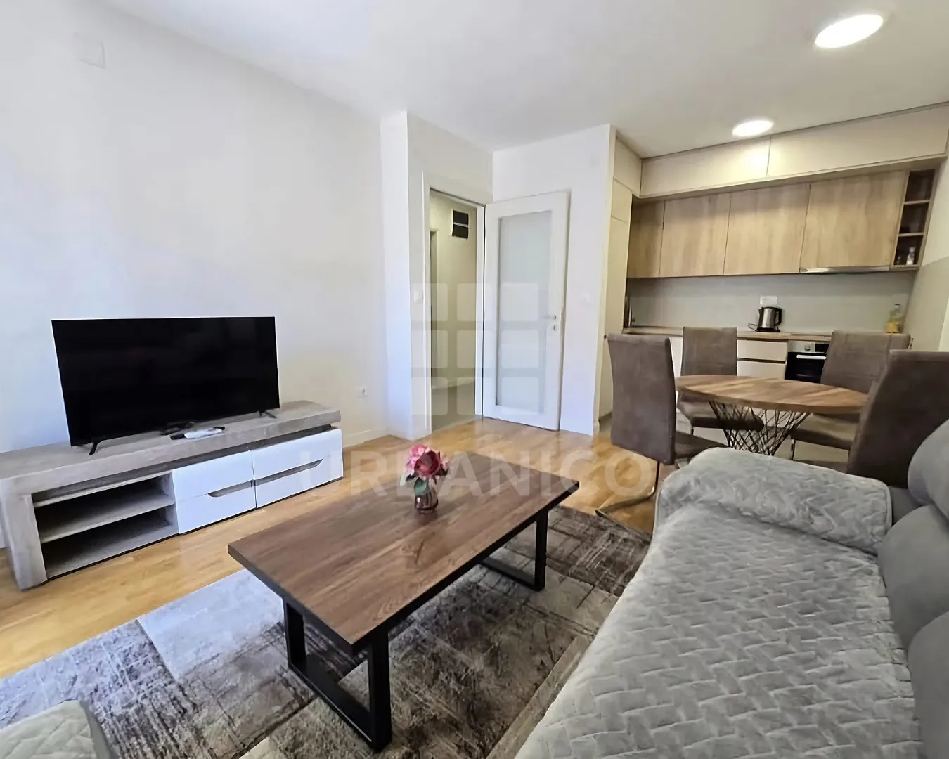 Prodaja, jednosoban stan, 43m², Pobrežje, Podgorica