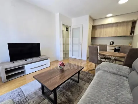 Prodaja, jednosoban stan, 43m², Pobrežje, Podgorica - image 2