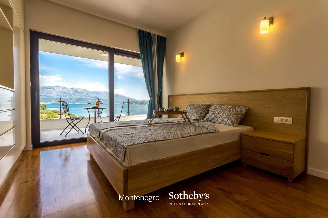 Prodaja, kuća, 350m², Đenovići, Herceg Novi