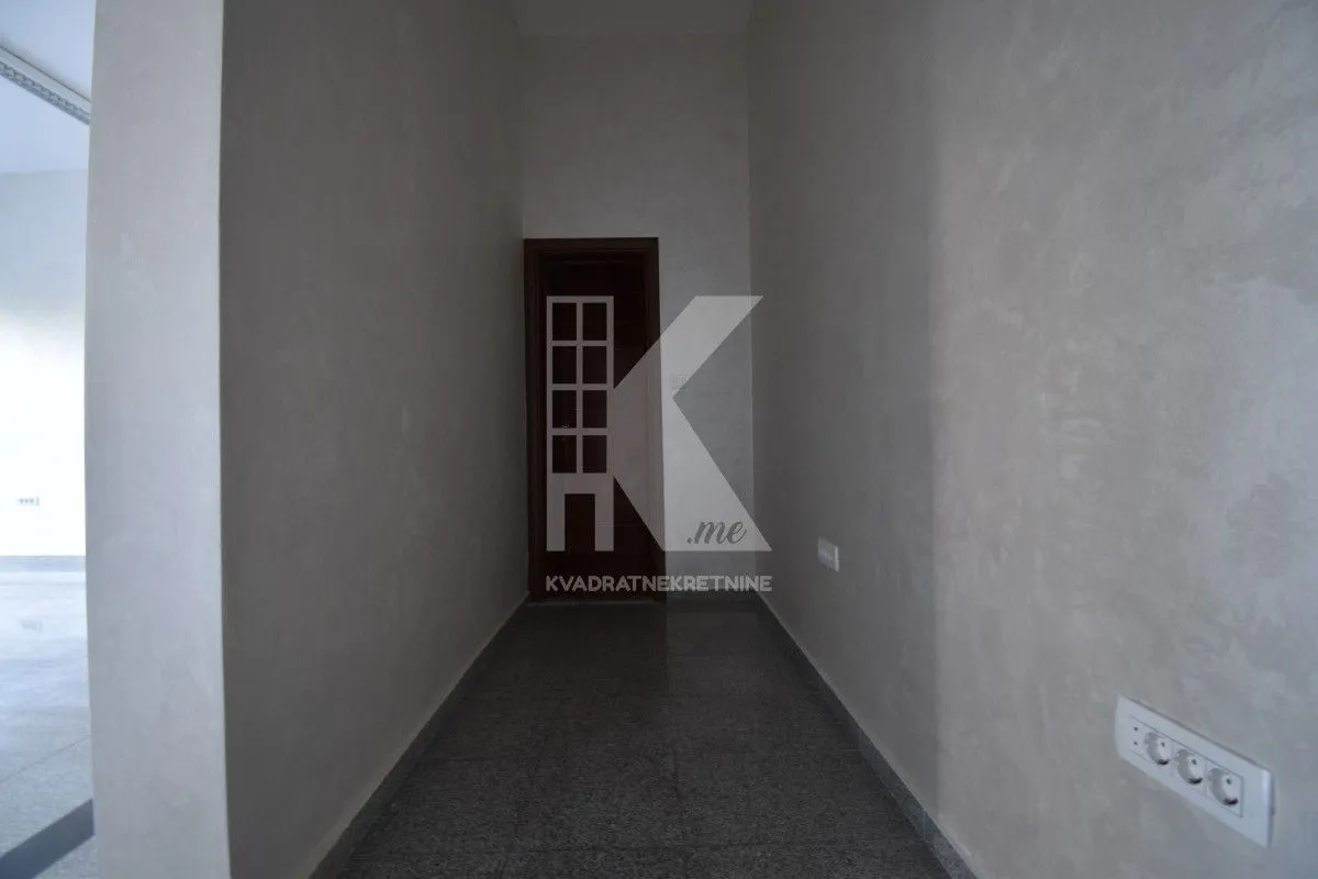 Sale, office space, 43m², Stari Aerodrom, Podgorica