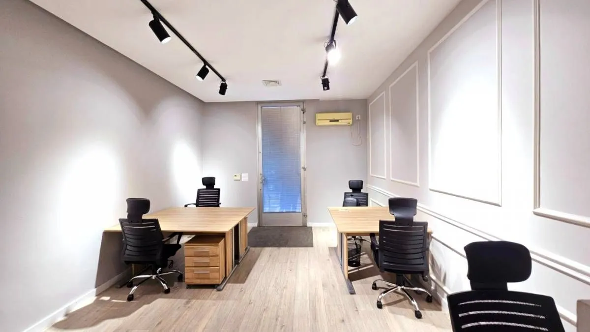 Izdavanje, poslovni prostor, 80m², Centar, Podgorica