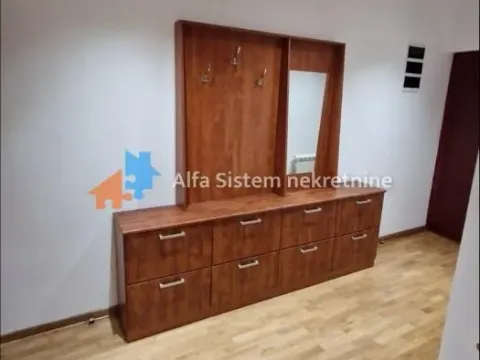 Izdavanje, četvorosoban stan, 126m², Kalenić Pijaca, Vračar Sve Podlokacije - image 10