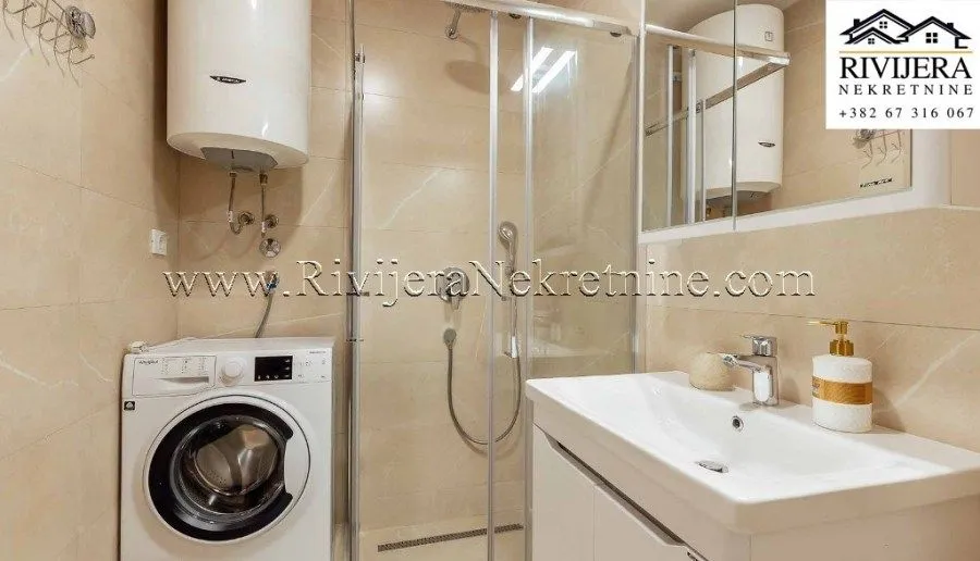 Prodaja, dvosoban stan, 120m², Baošići, Herceg Novi